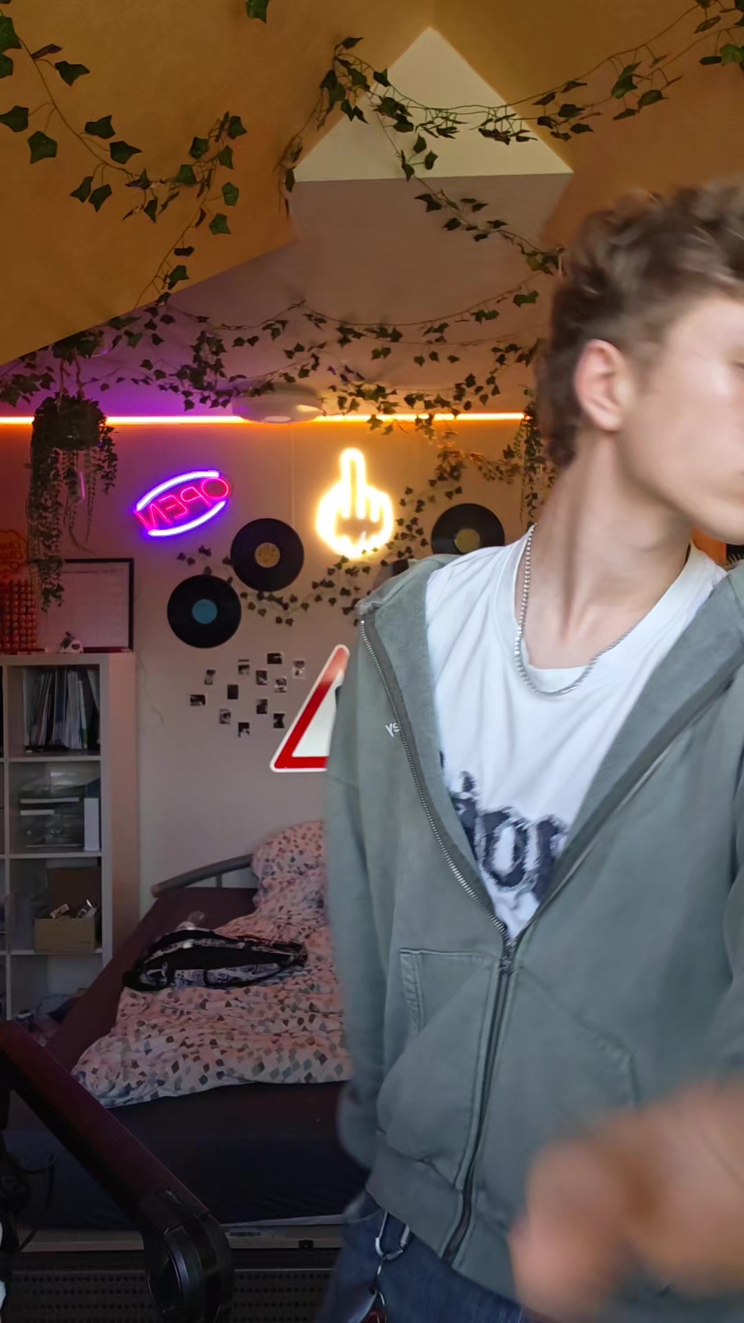 @Jonas