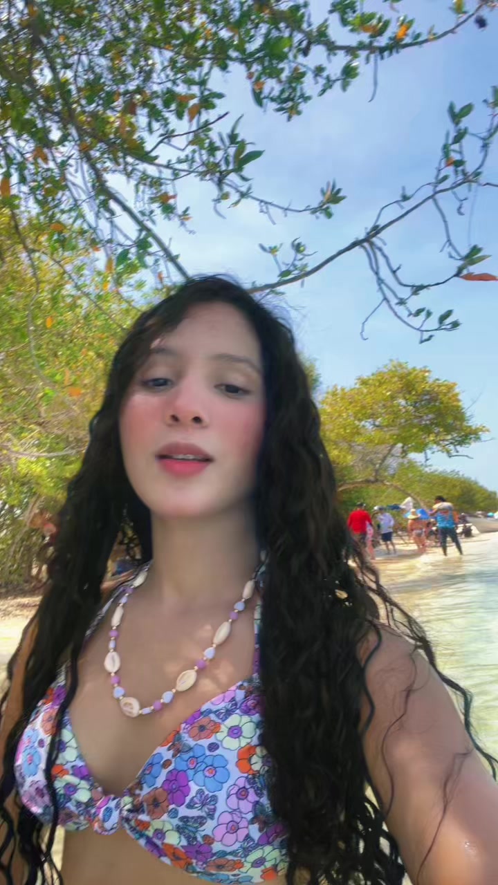 @ORIANA ISABELLA 🌼