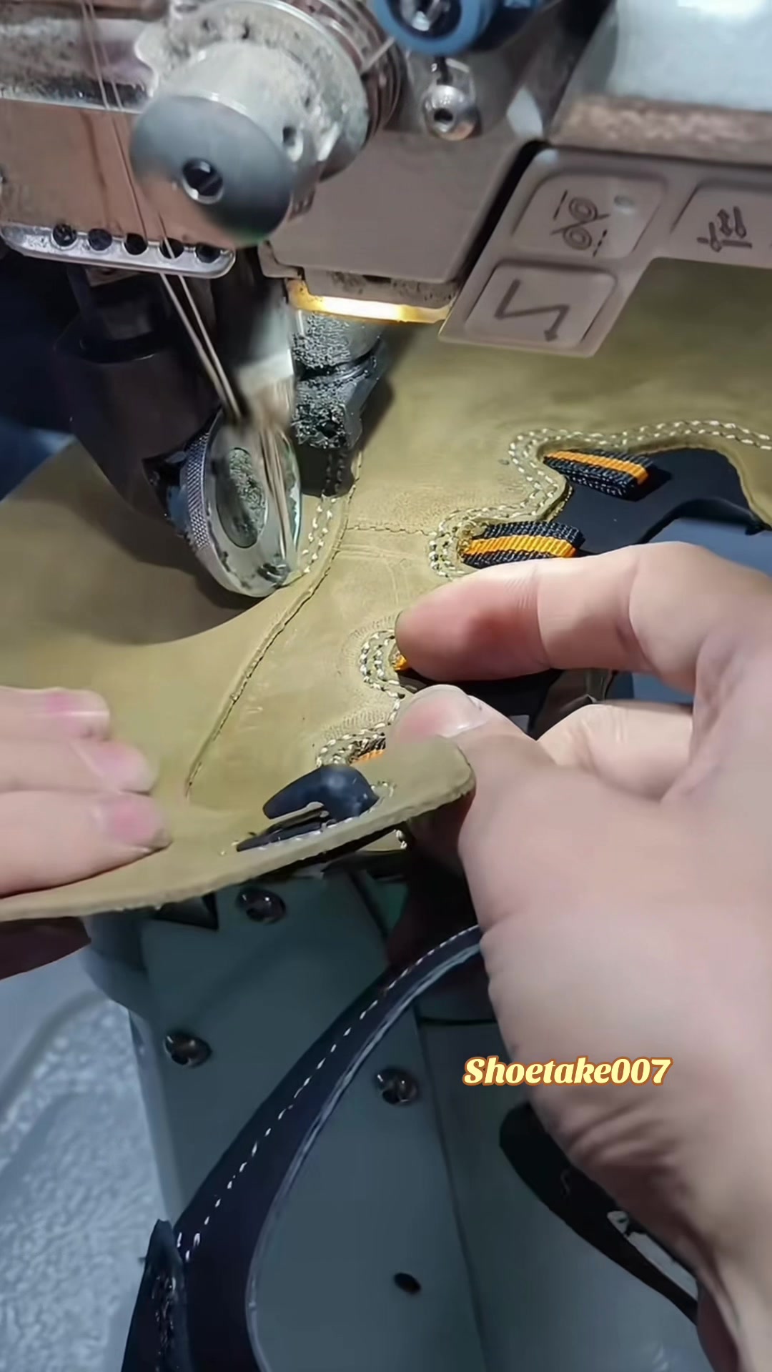 @SHOETAKE