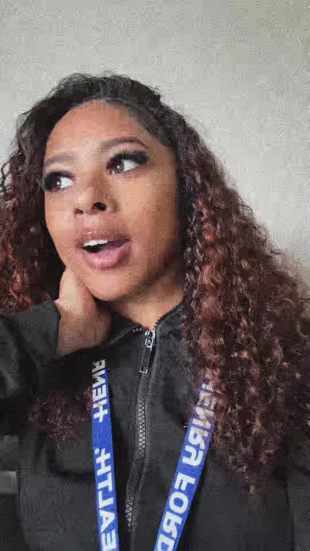@Mia