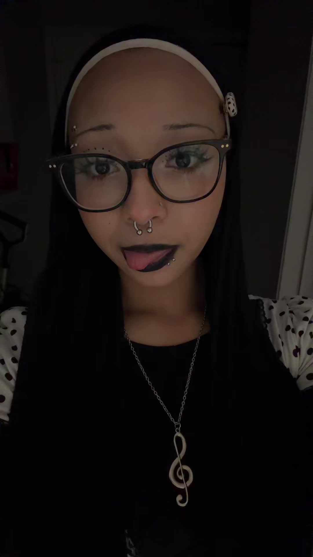 @mothbitesinmylinenshirt