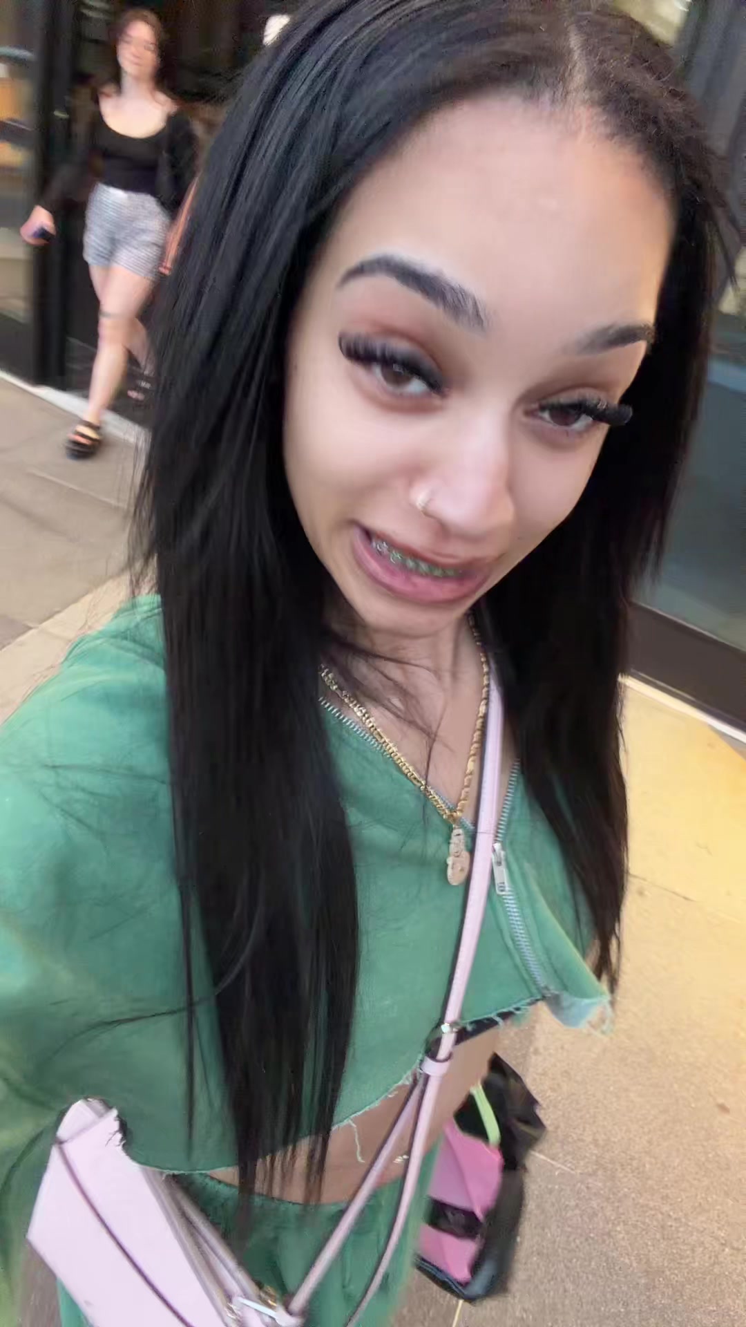 @itsogliyah