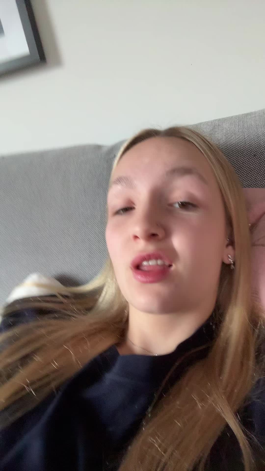 @Allissa_moncarnie