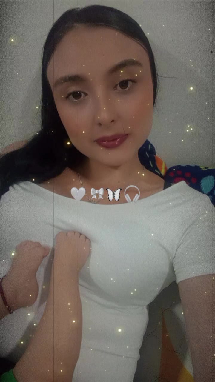 @Laura Valencia🐼🐼