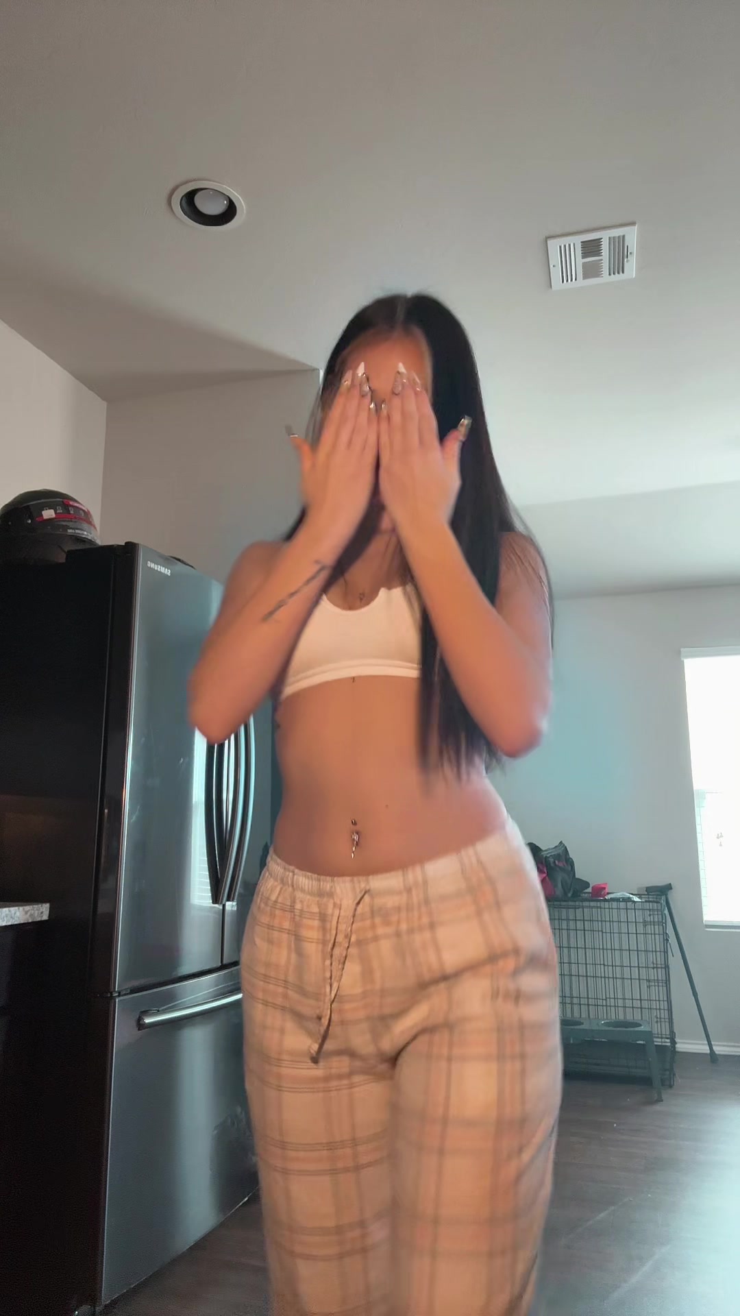 @Ava