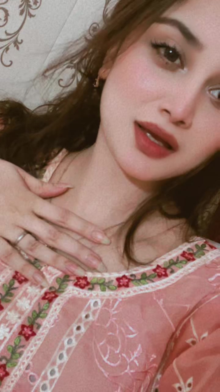 @Emaan🕊️✨