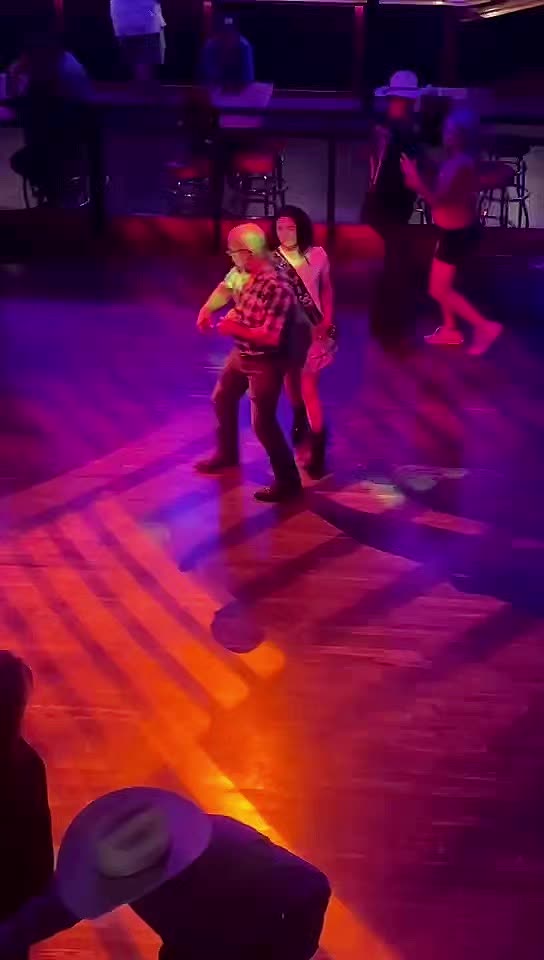 @bootscootingators