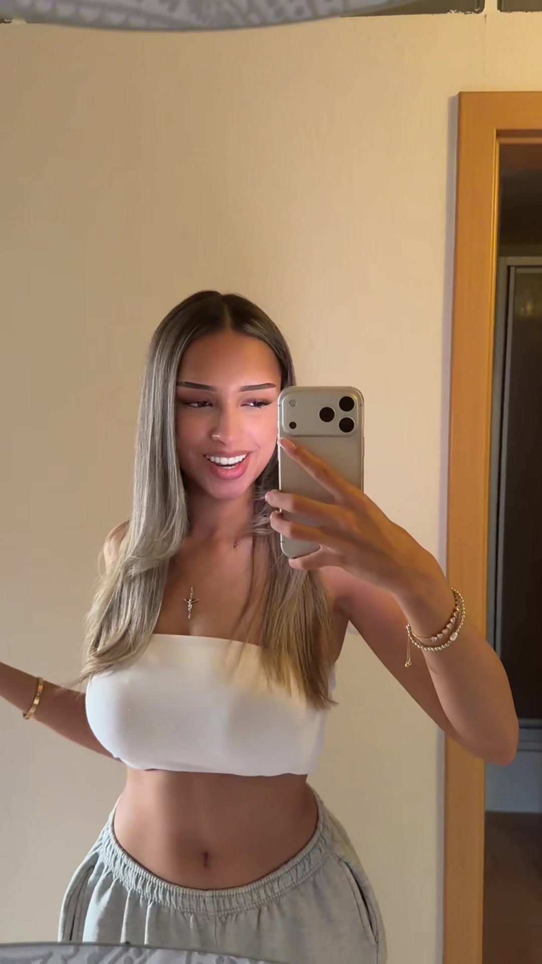 @saraavelo