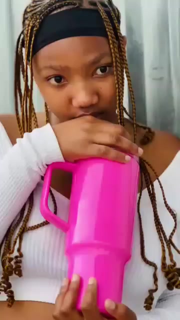 @Isakhanya