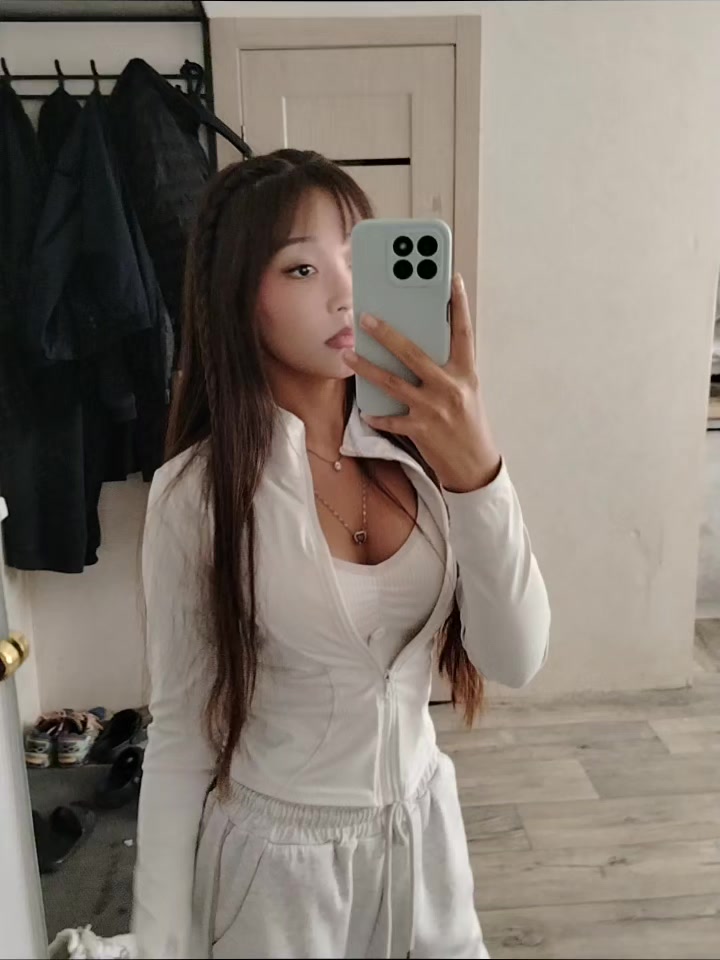 @arishaa