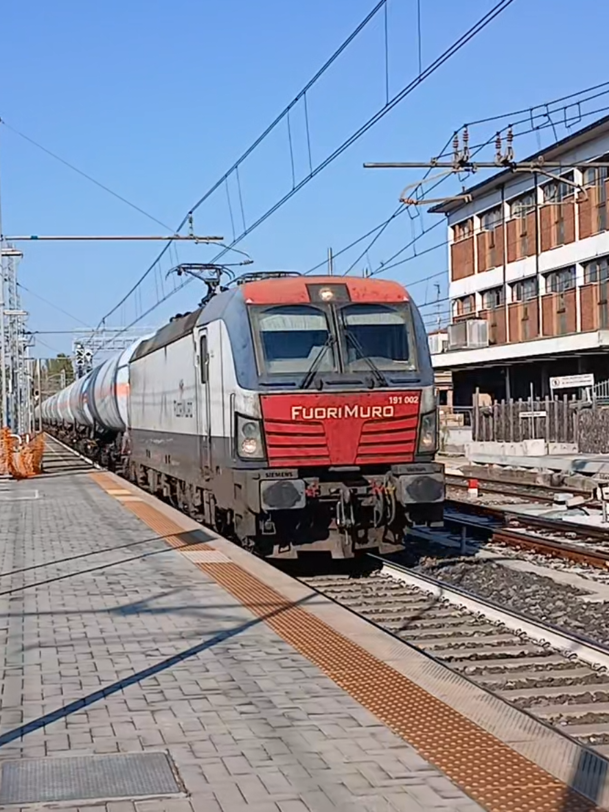 @Italian_trains