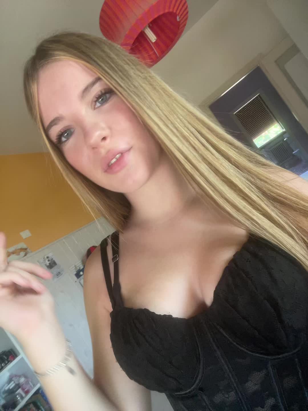 @𝒶𝓃𝒶