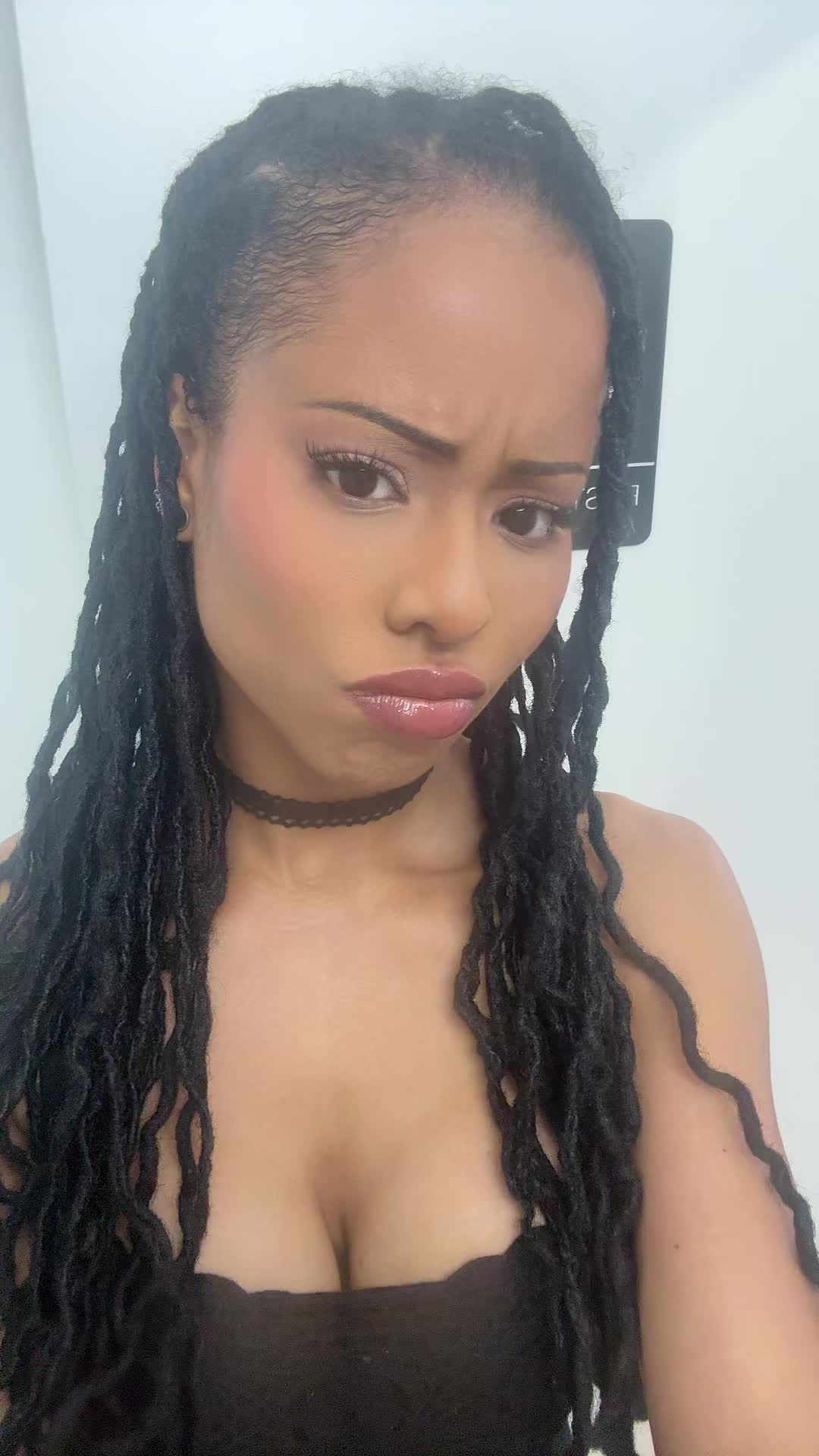 @Kira Noir