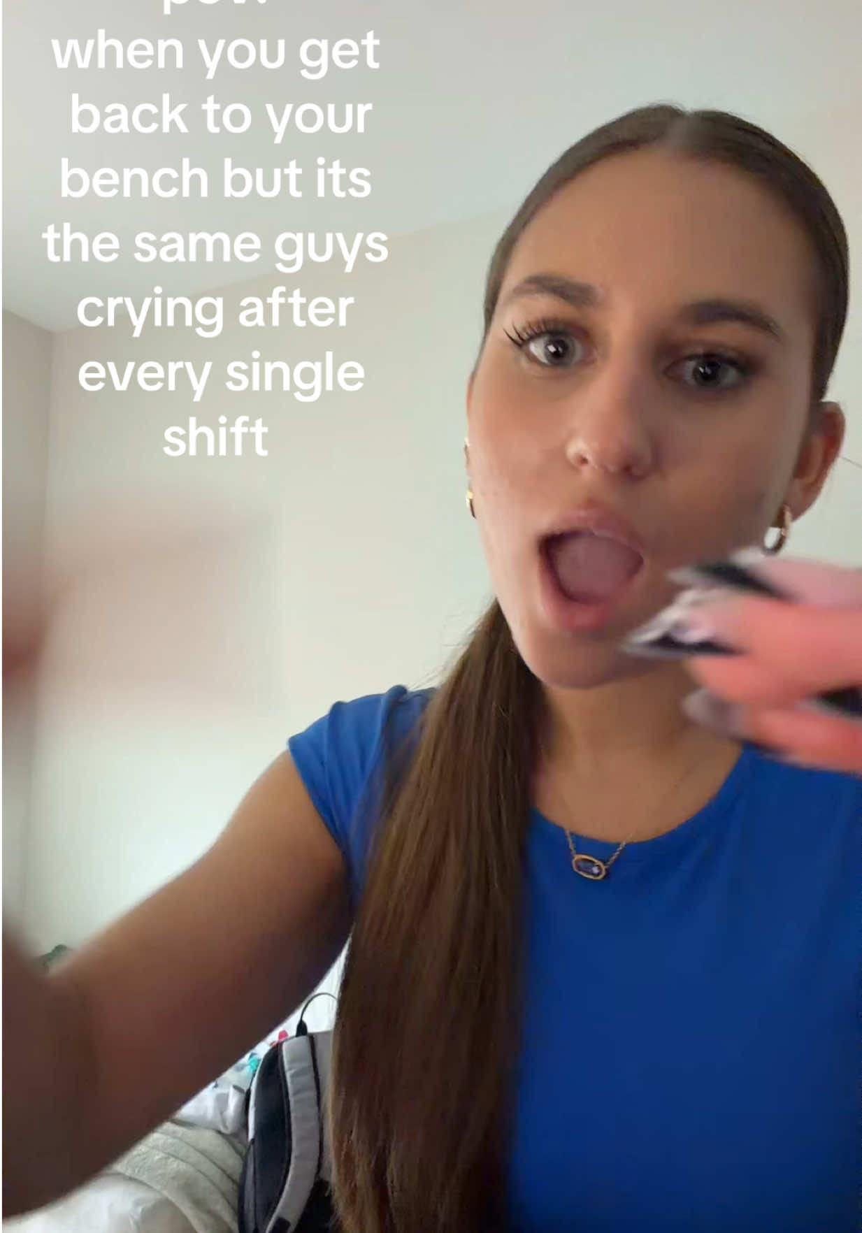 @???