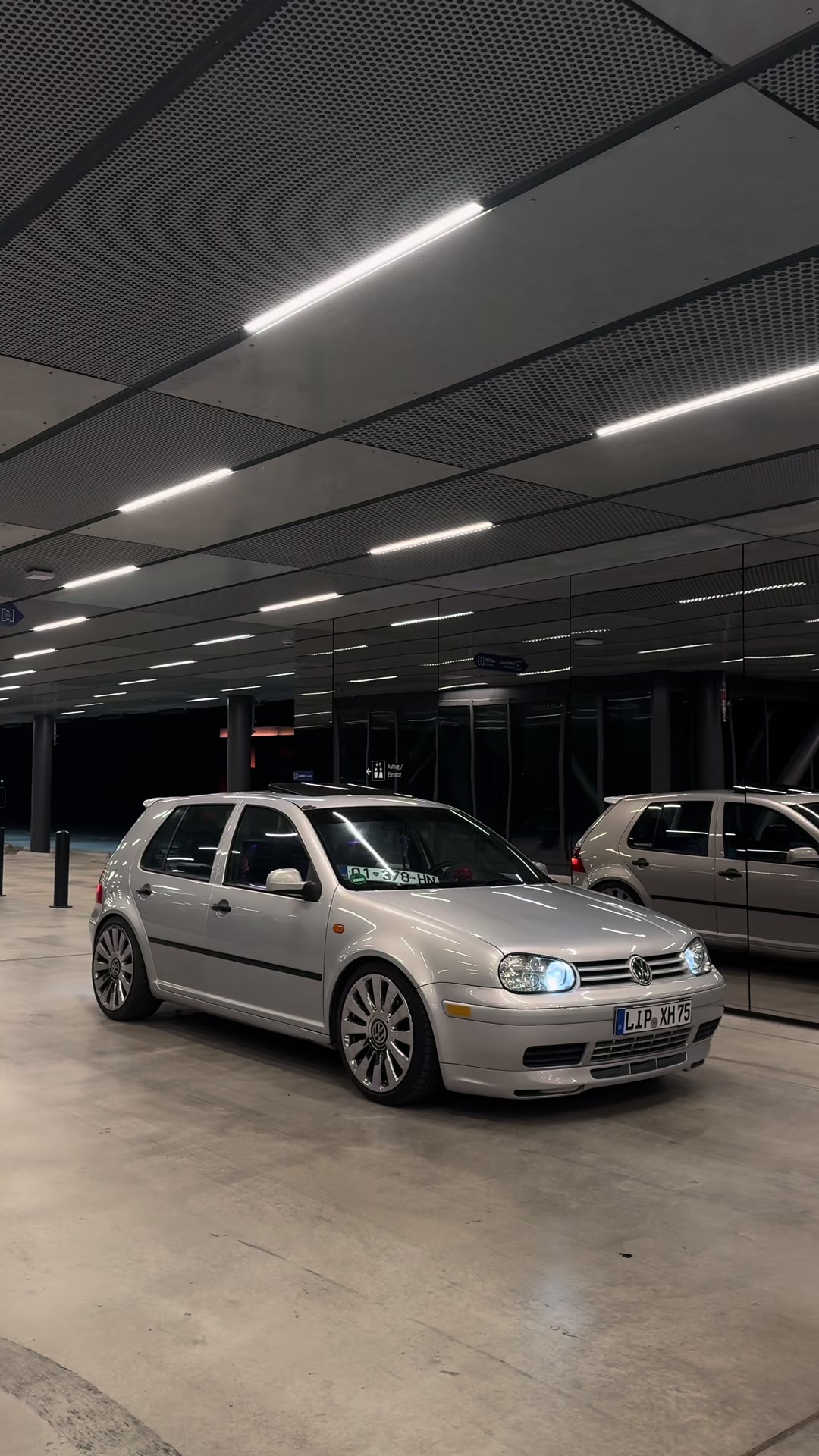 @808
