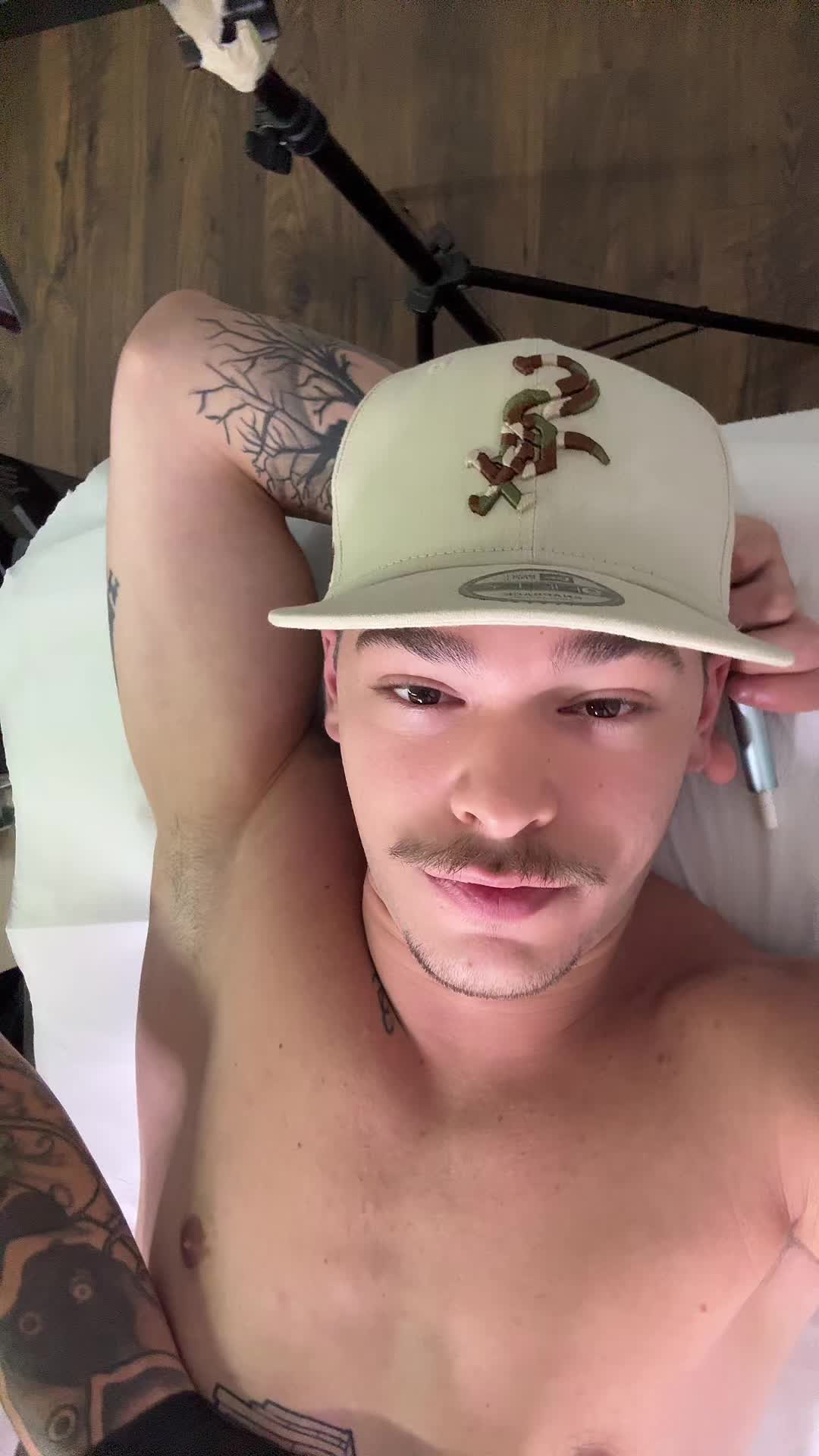 @DANILO 🥶,Ti segue
