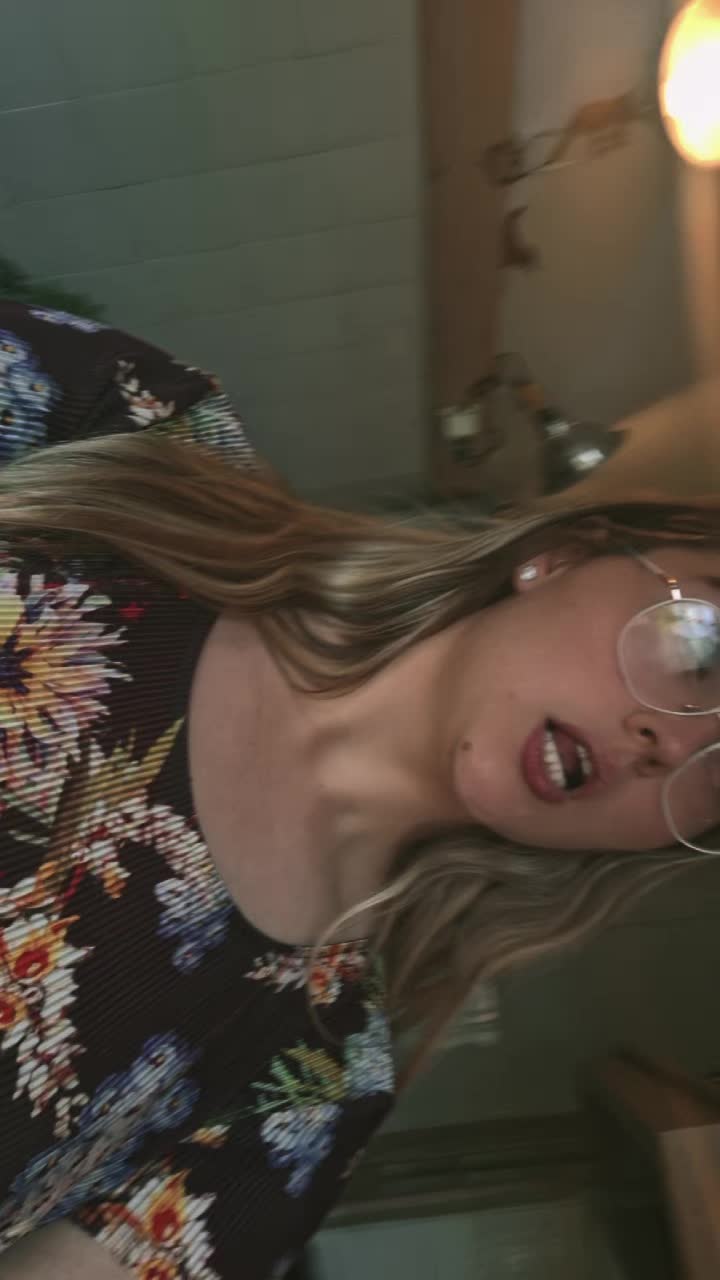@:โ