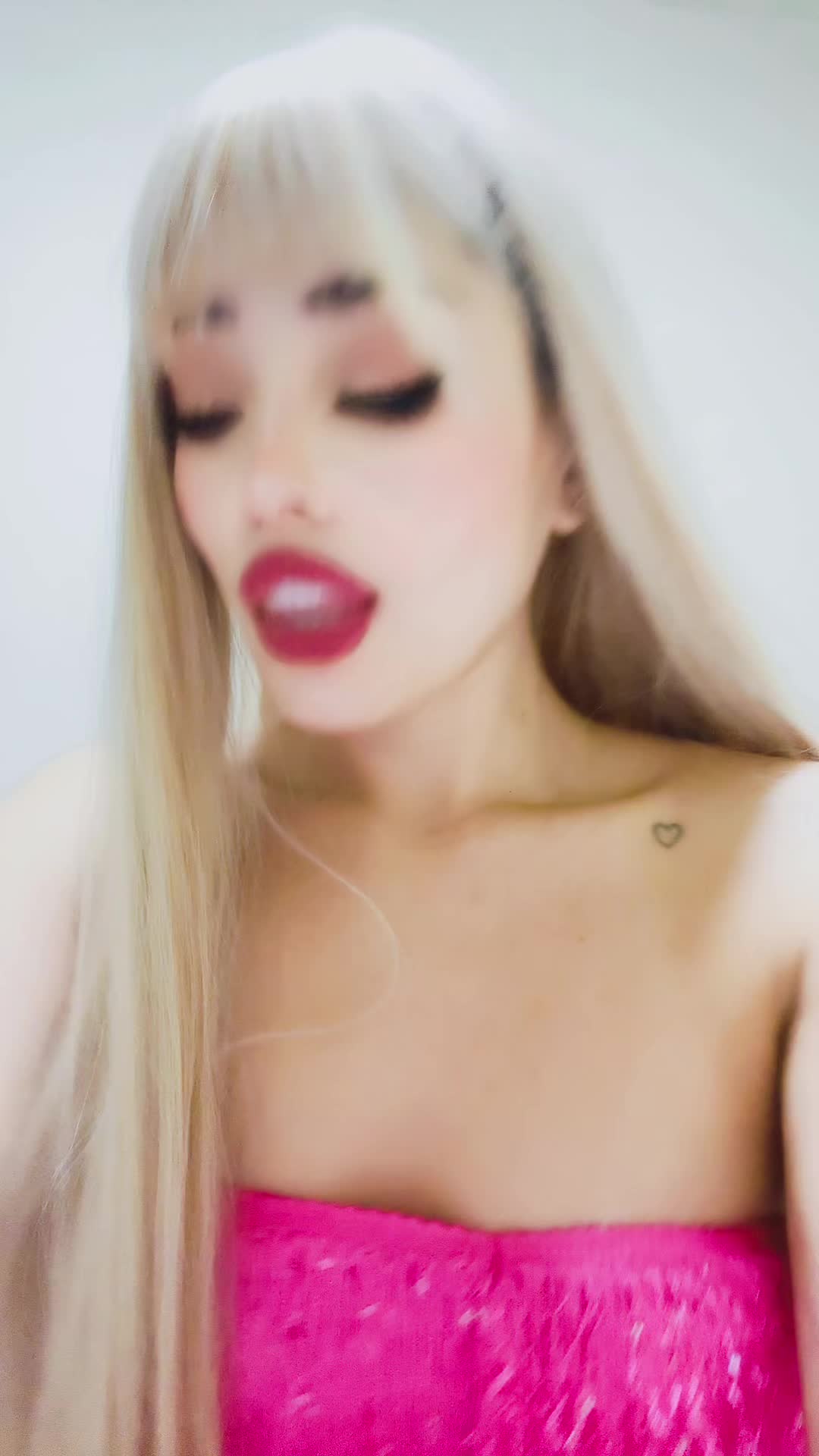 @Laura Sofía 👑
