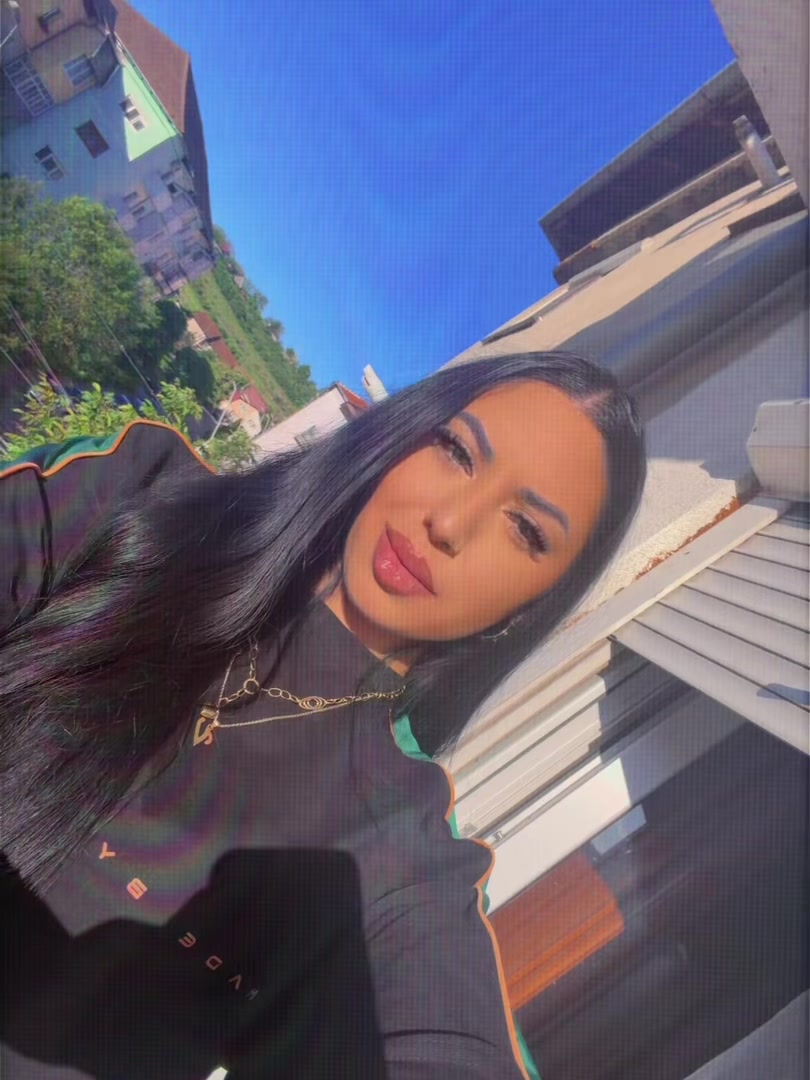 @𝓥𝓪𝓷𝓮𝓼𝓼𝓪