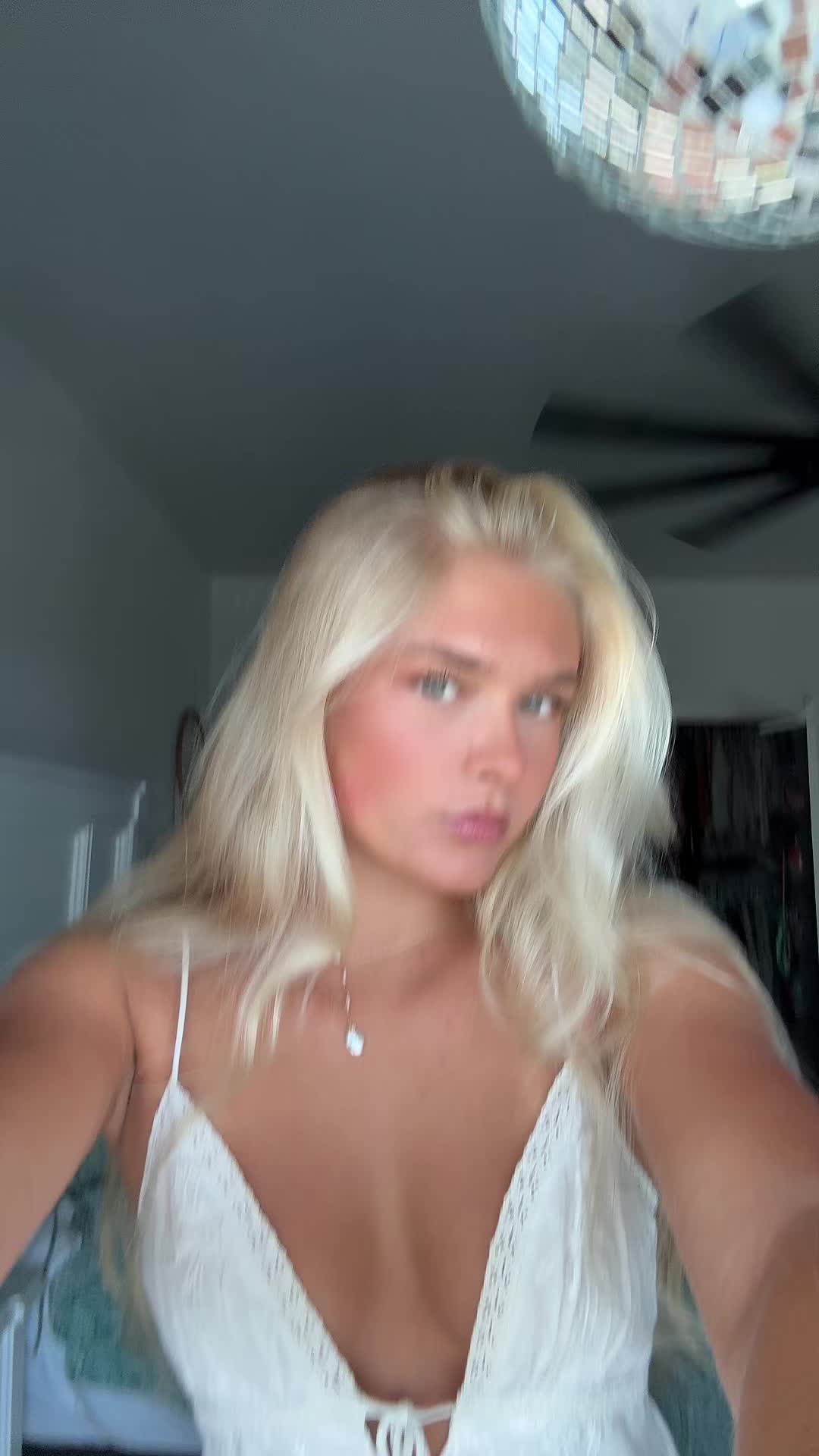 @_whodisdeva_