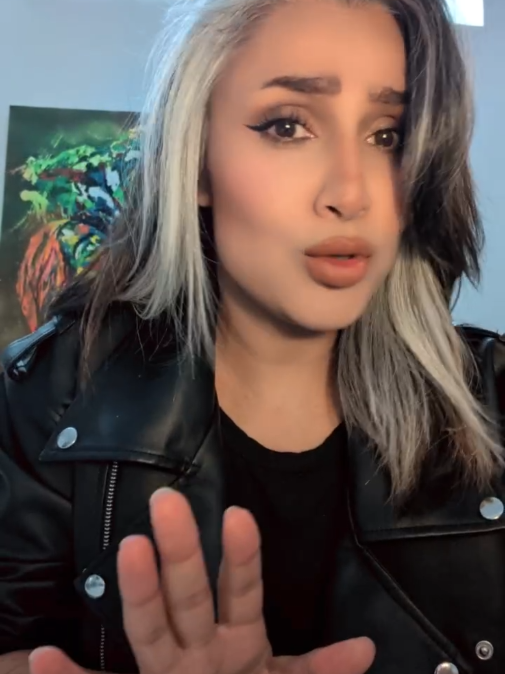 @Elli_888♋️
