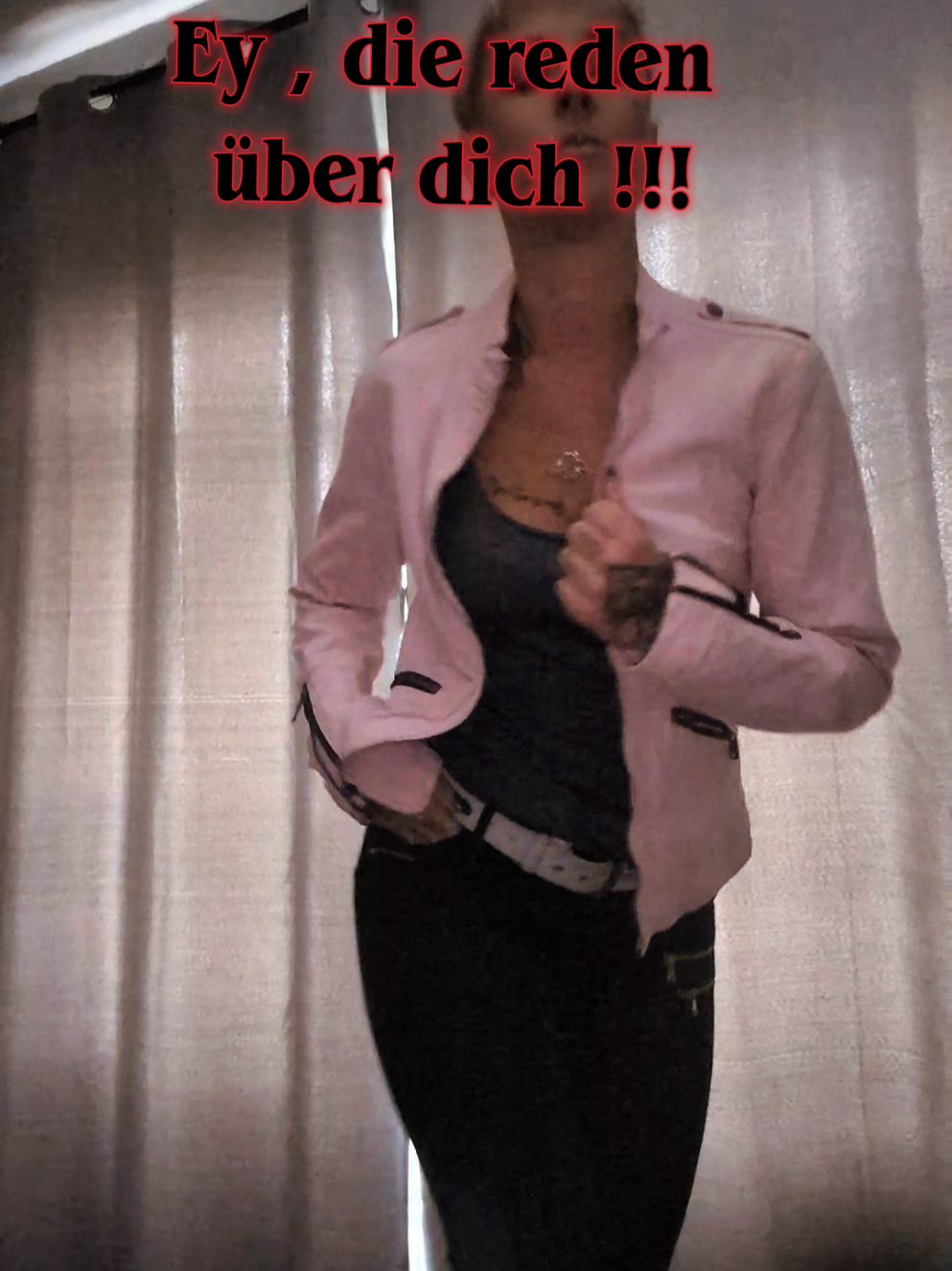 @Tätowierte Melkerin