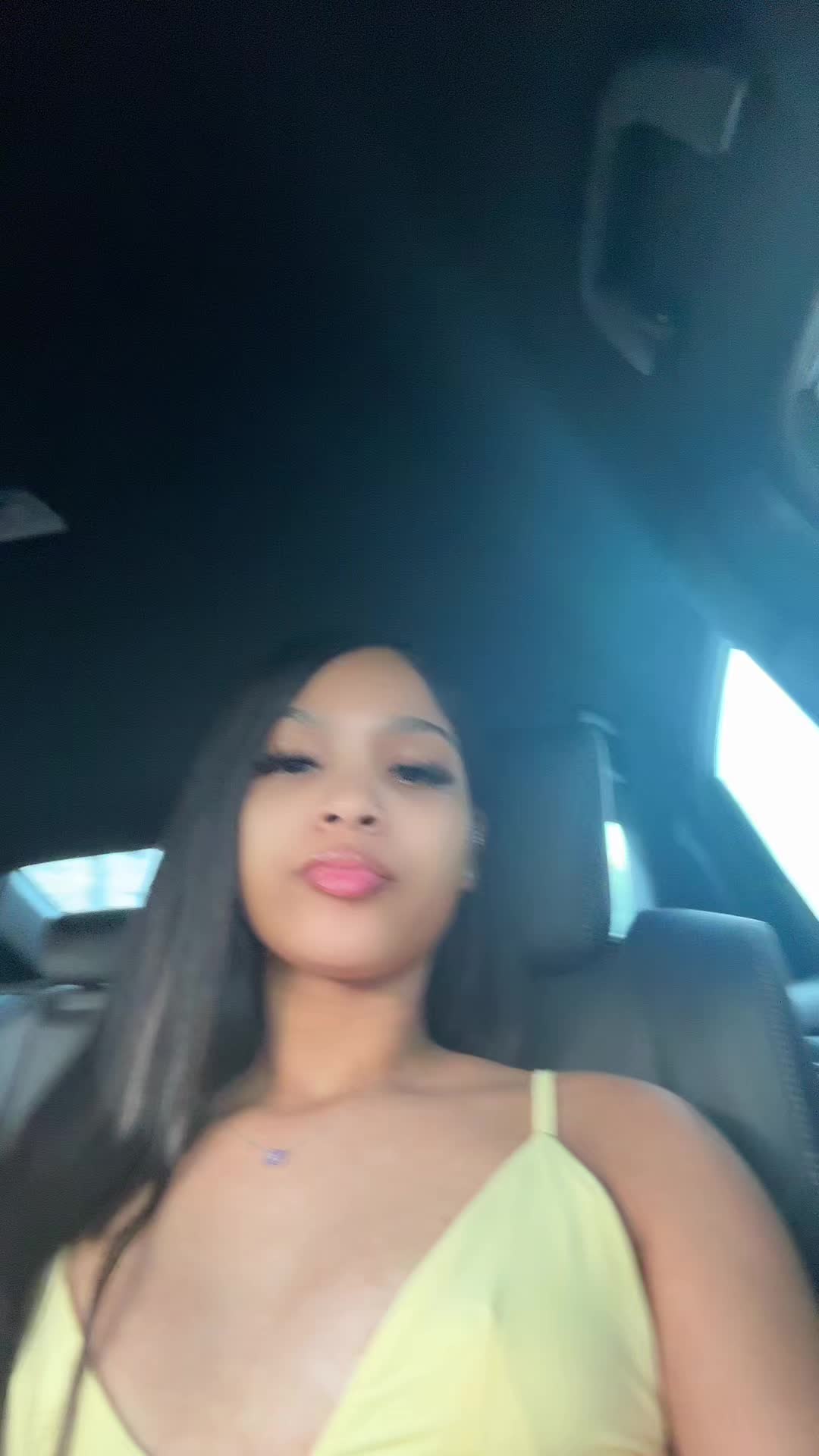 @LizzyB💚