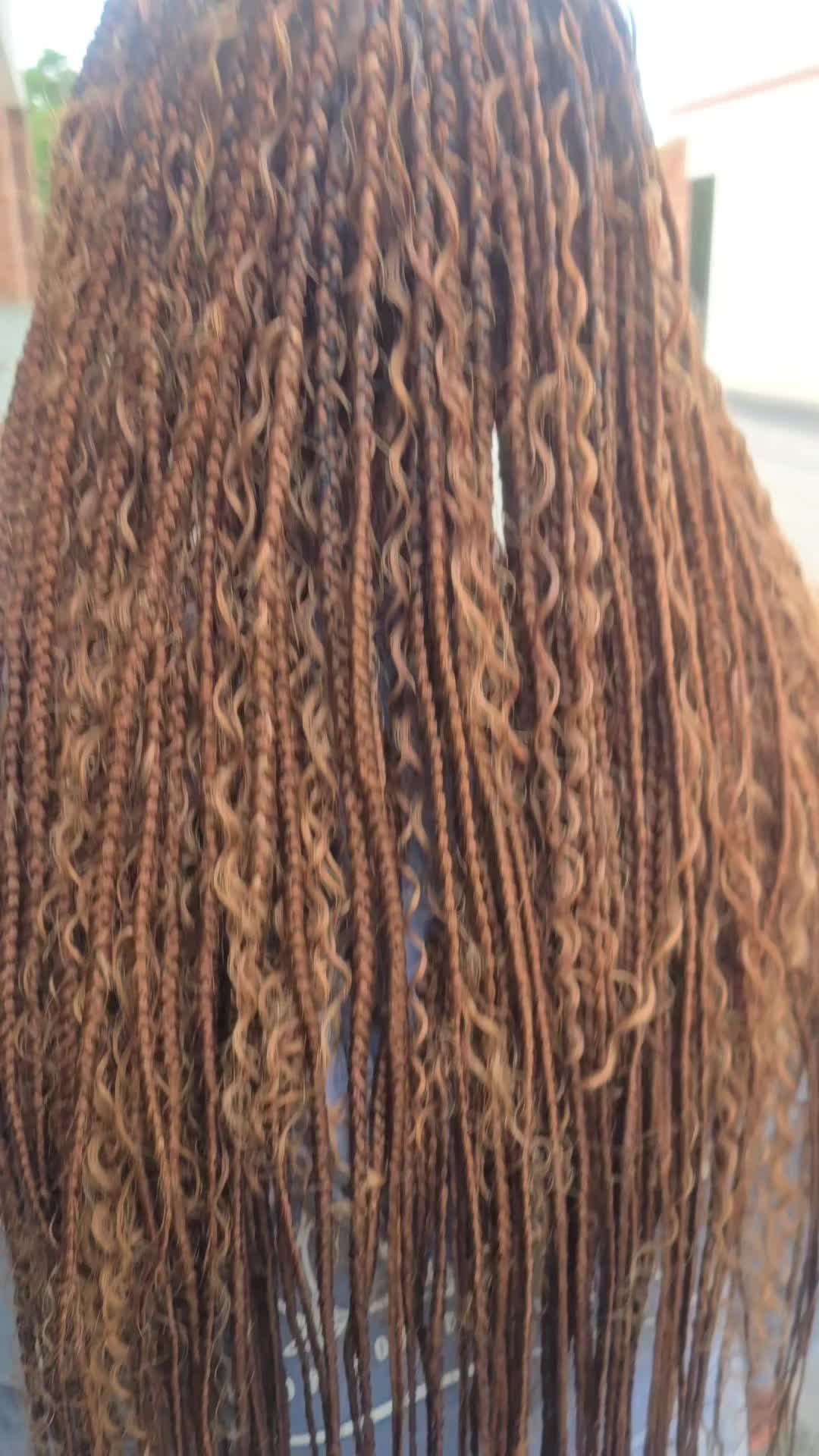 @African beauty of braiding
