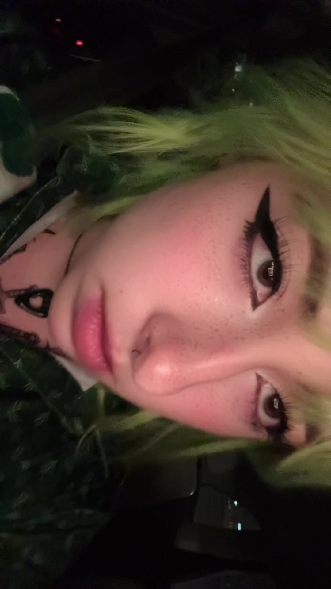 @Impineapplegg