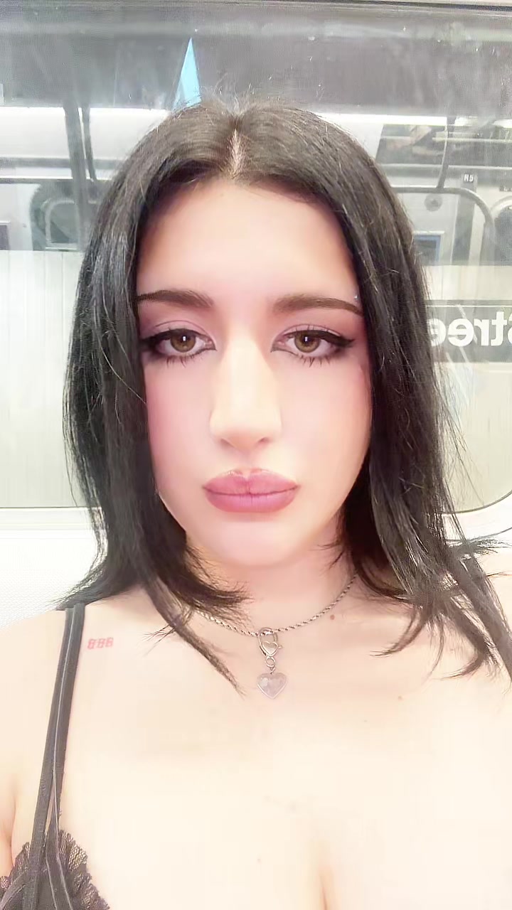 @1morekiss