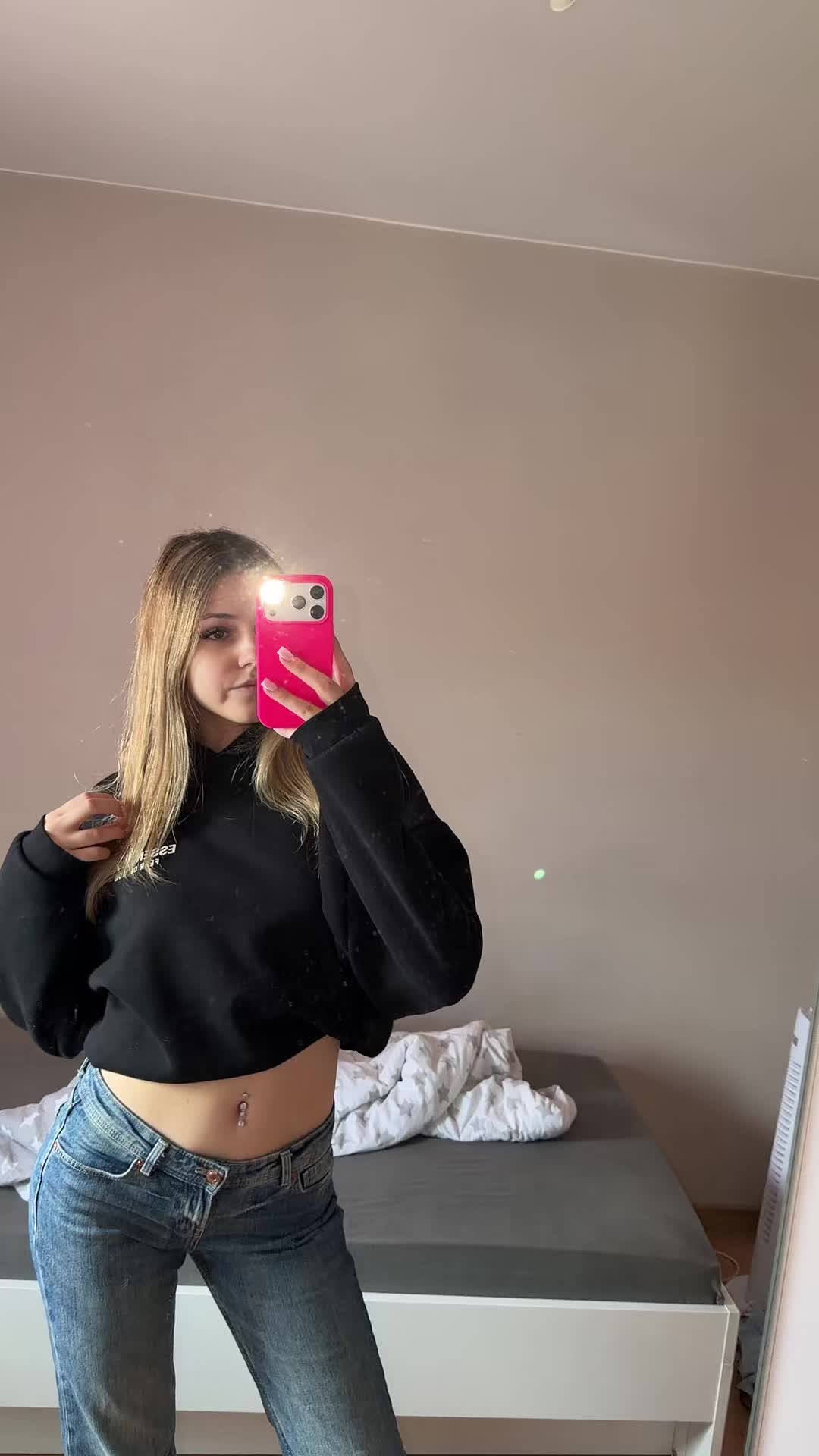 @𝒩