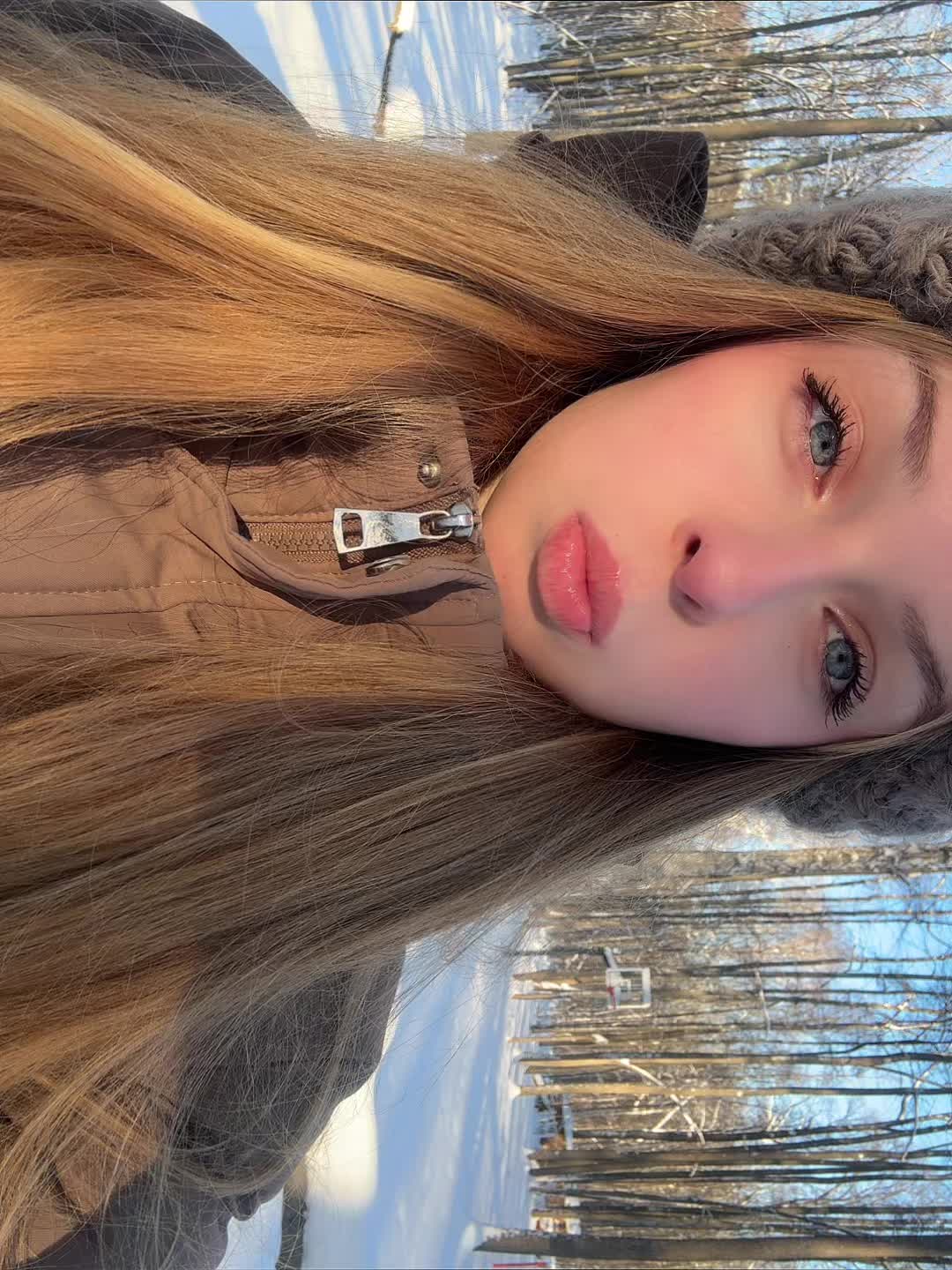 @манька