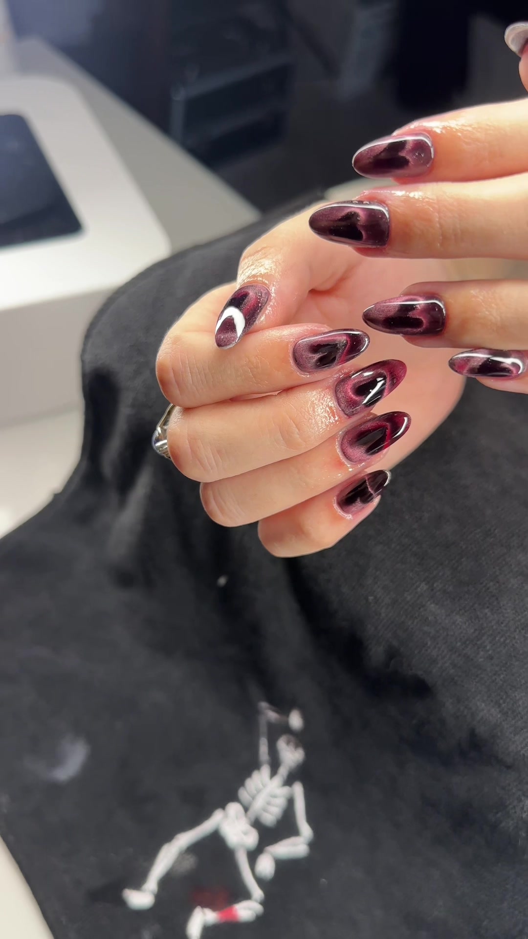 @softbutsharpnails