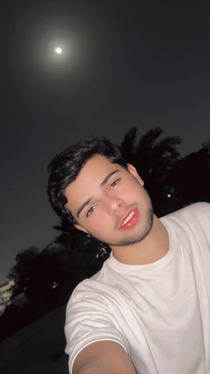@Awais🐇