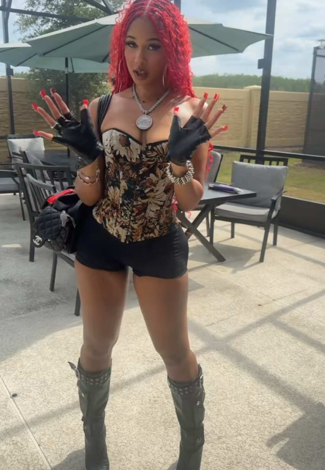 @queenshit