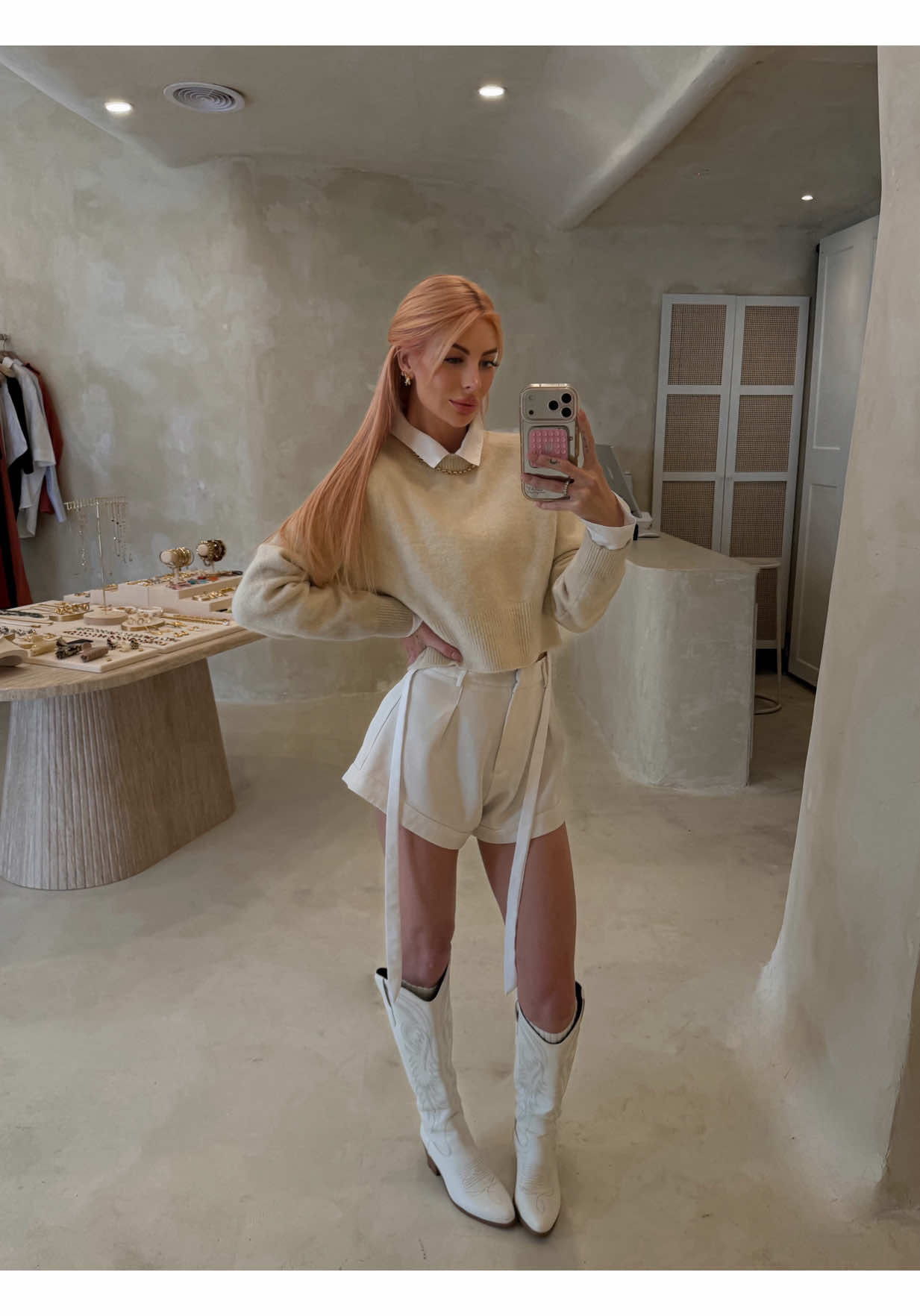 @carlyellen