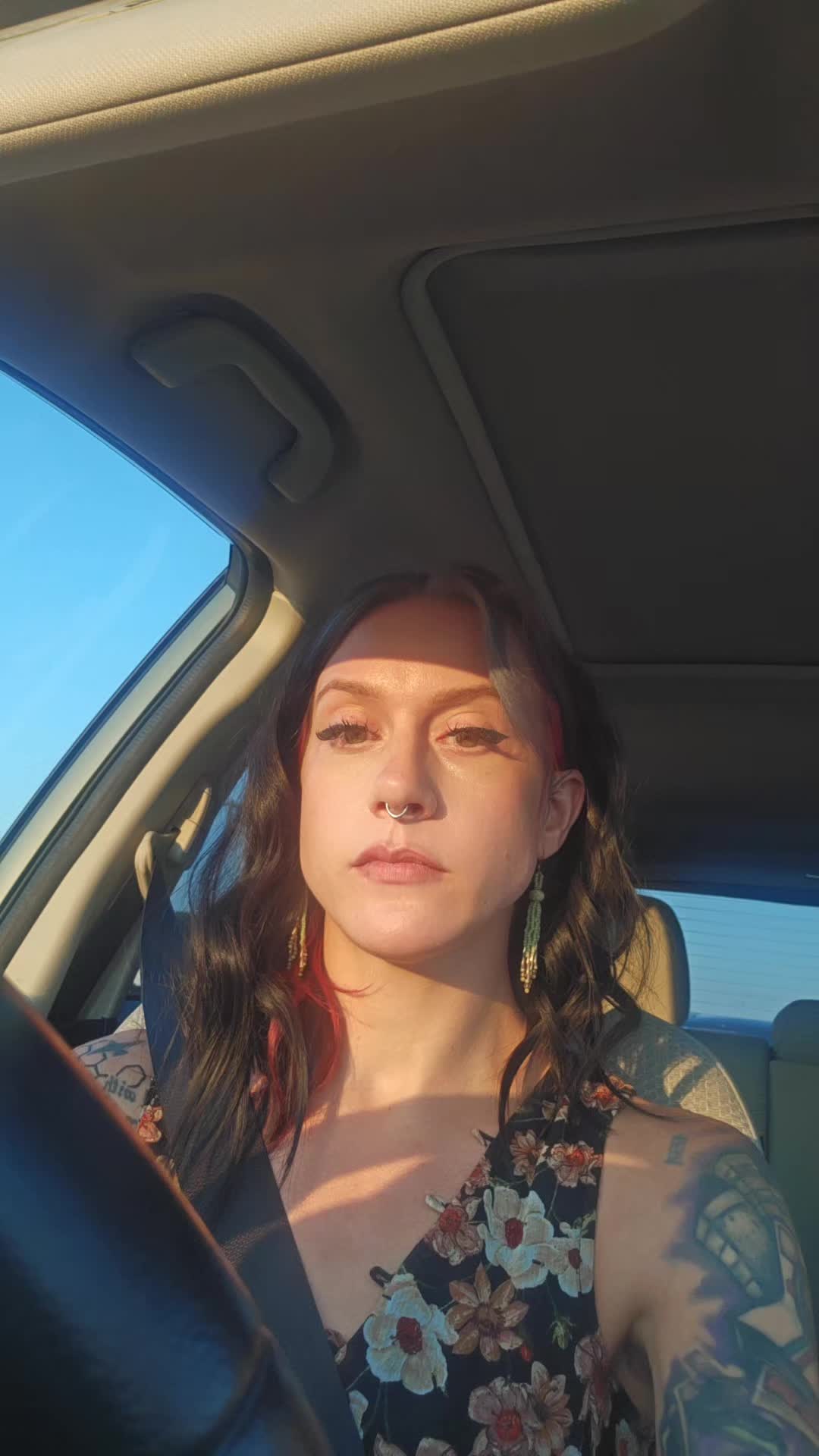 @𝕷.𝕶𝖓𝖎𝖌𝖍𝖙 ☕️📚🤘