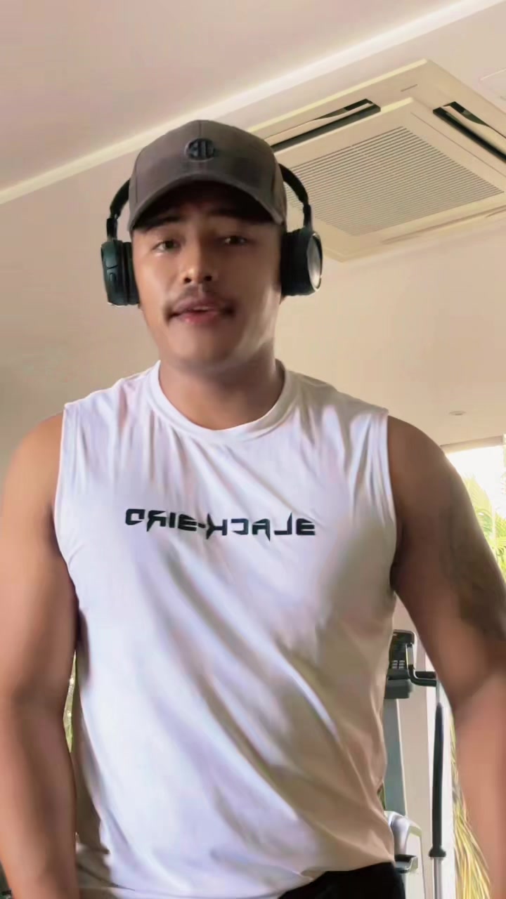 @𝗔𝗦𝗛𝗠𝗔𝗡🖤