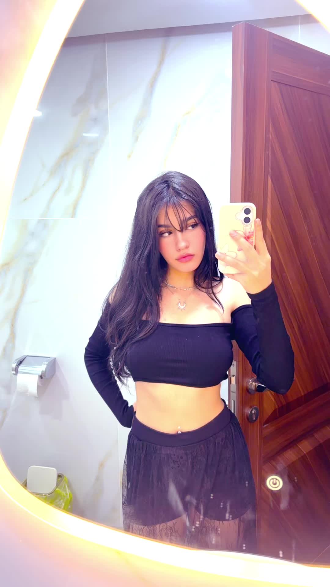 @nikaakarimi