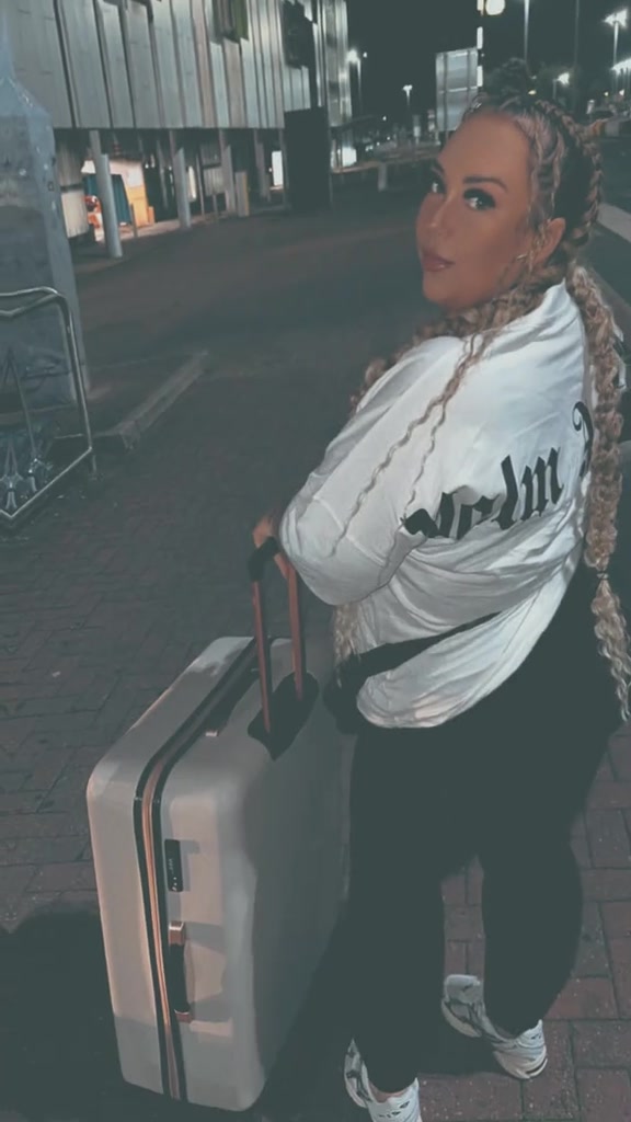 @Jodiee__