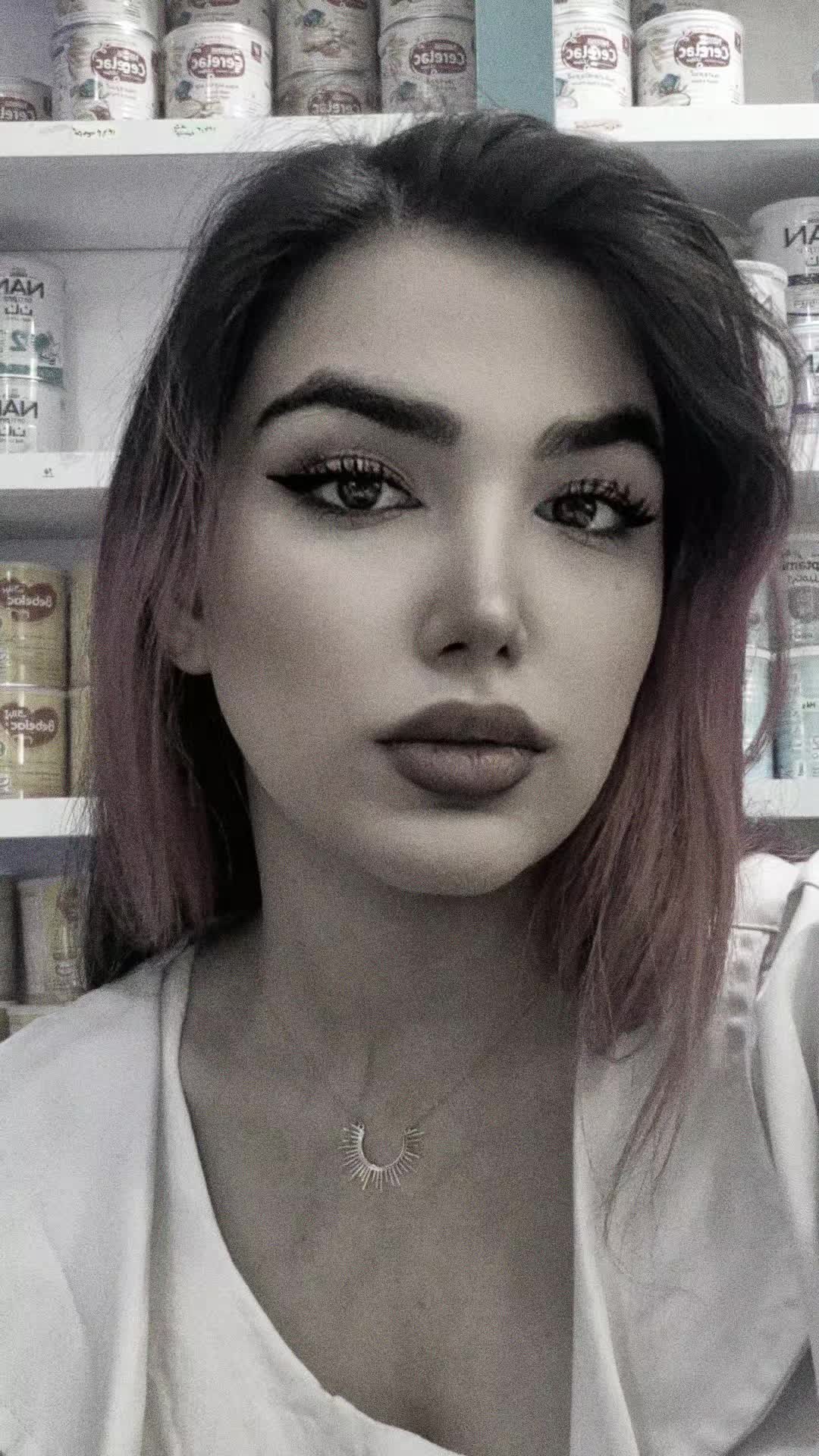 @Anaazin