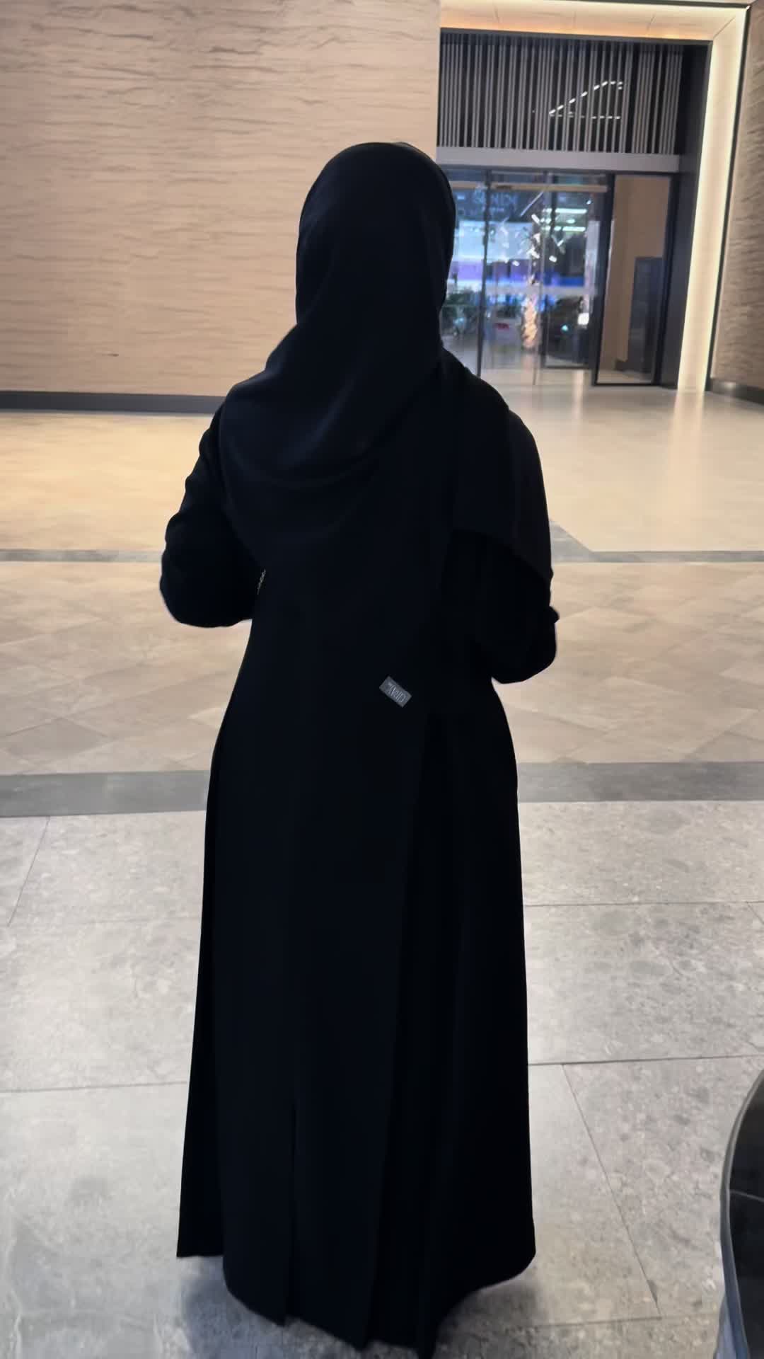 @GRAY.ABAYA_q8