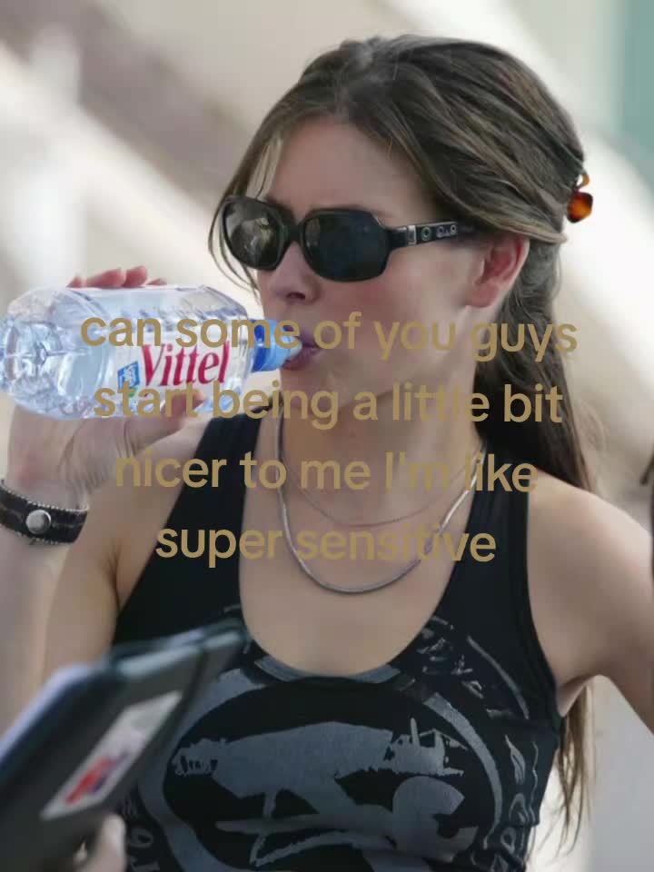 @☭