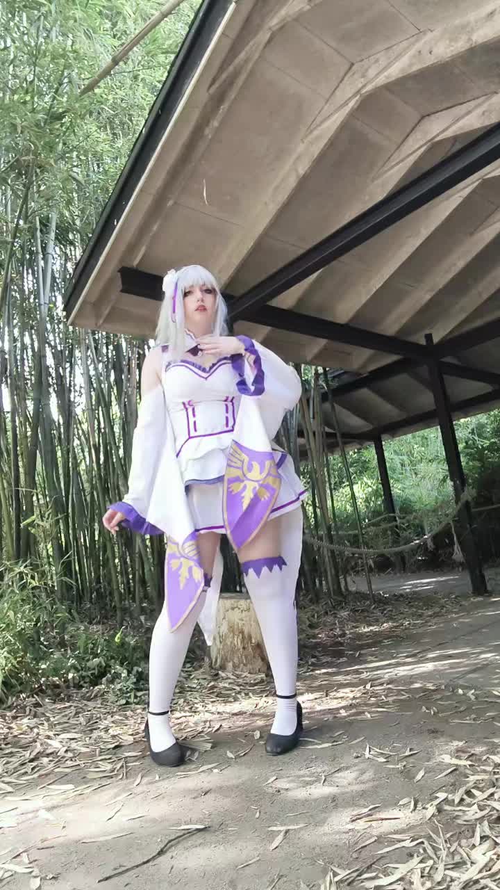 @白娜
