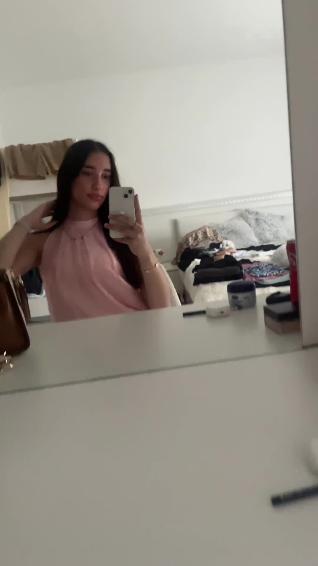 @sᴀʀᴀ