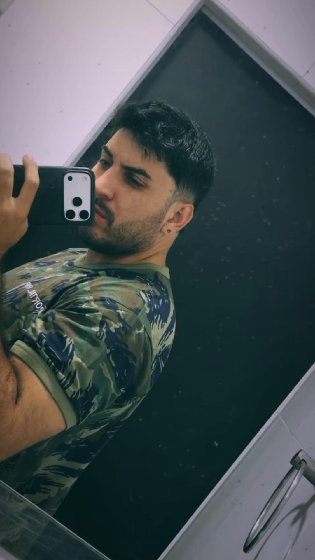 @aleschneiderpr_