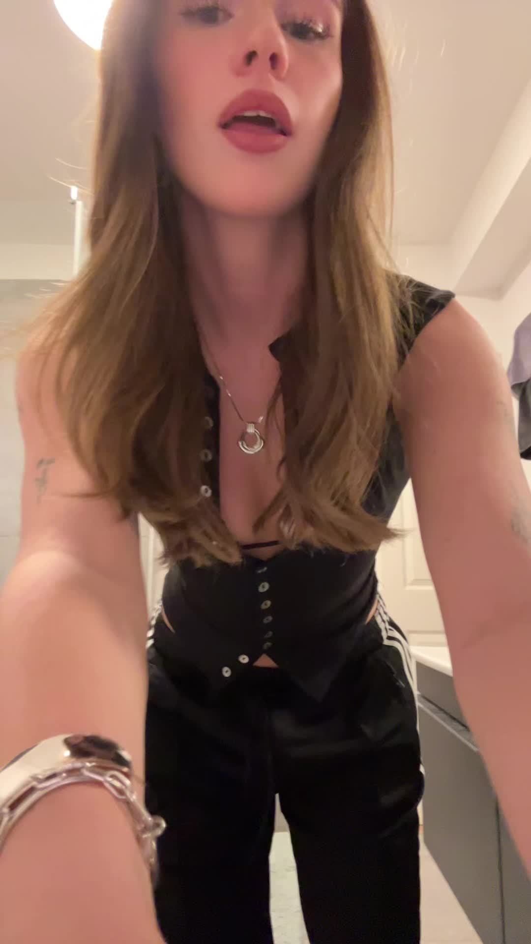 @emilyluisa