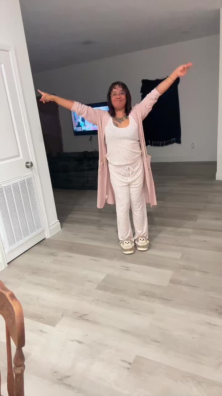 @lalalopez