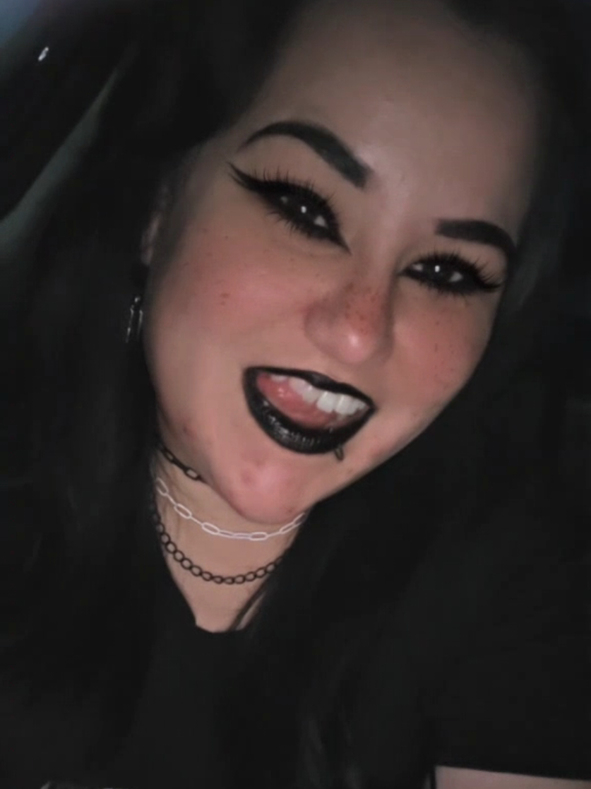 @🎧🎮👻Vannah😈📚🗡