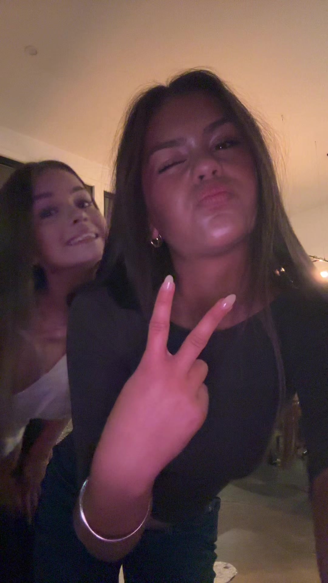 @Lacee